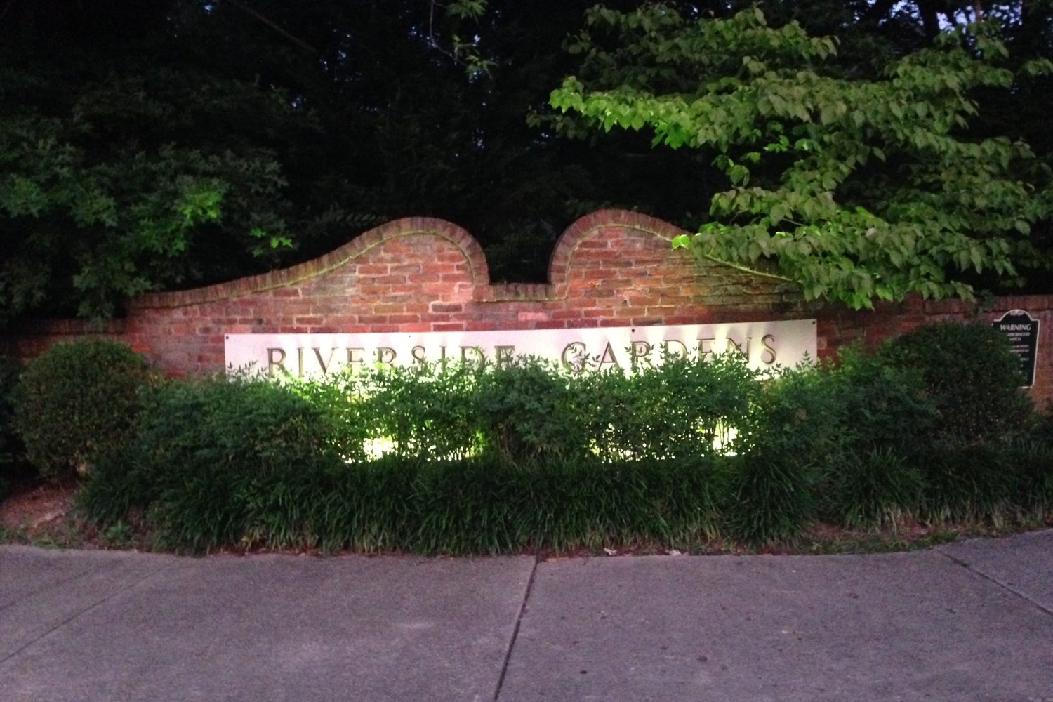 Riverside Gardens real estate