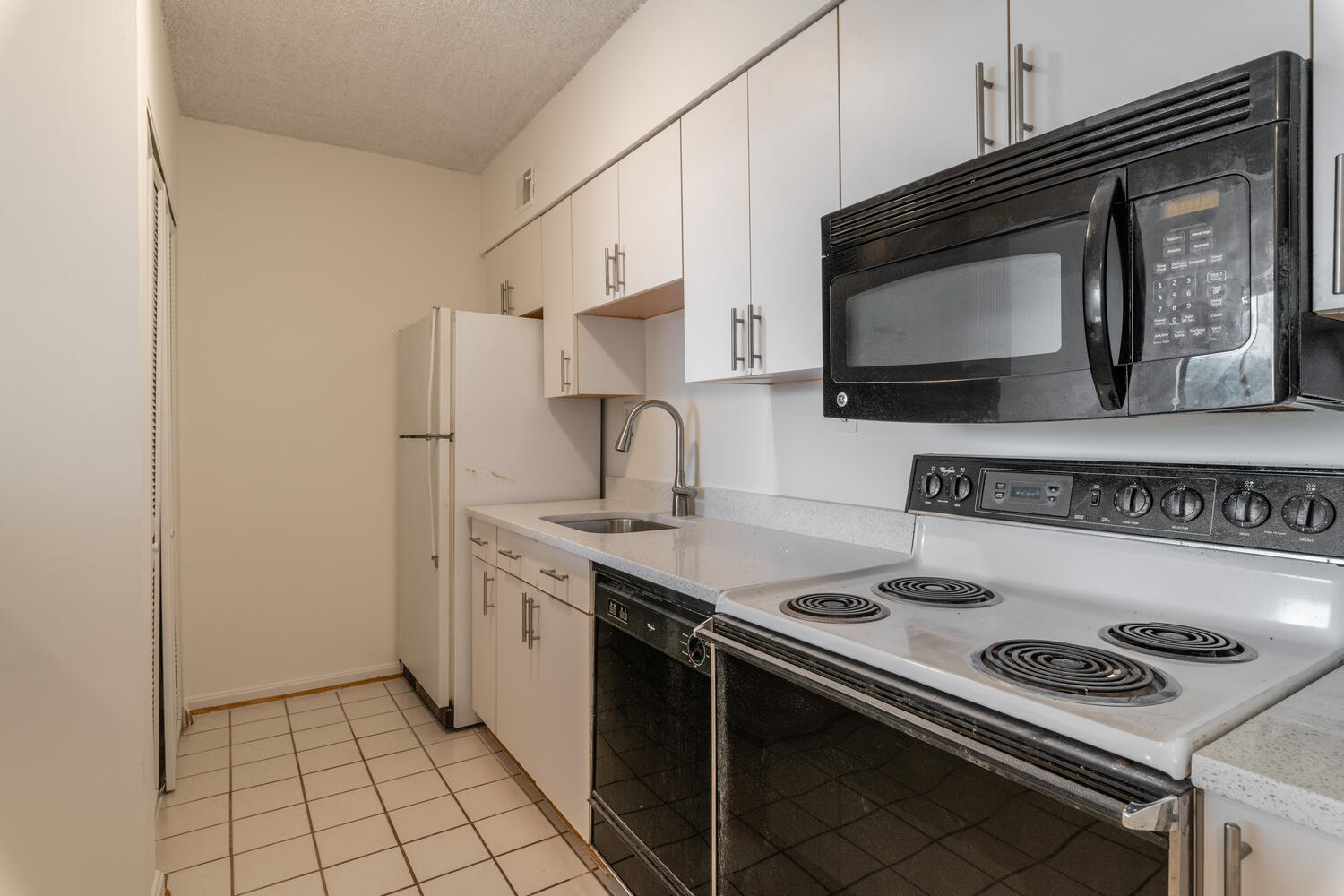 5500 Holmes Run Parkway #608 | Place One | Kitchen
