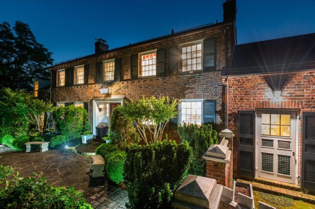 102 N. Quaker Lane, Alexandria, VA 22314 The Goodhart Group